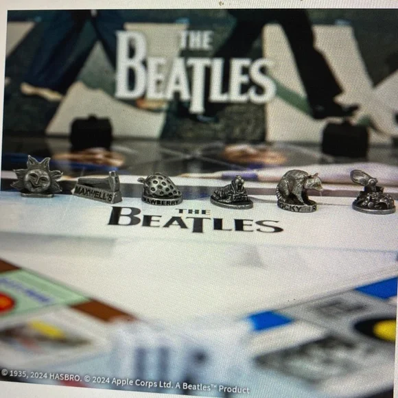 NWT Sealed Monopoly The Beatles Edition Board Game - Picture 11 of 11